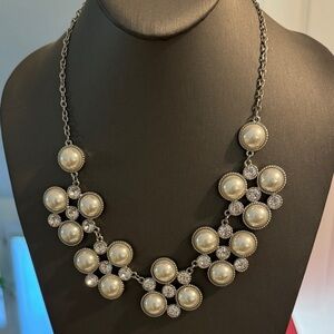 Chic Pearl and Silver Necklace
